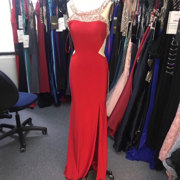 Red off the shoulder beaded gown 18021 - Picture 4 of 8